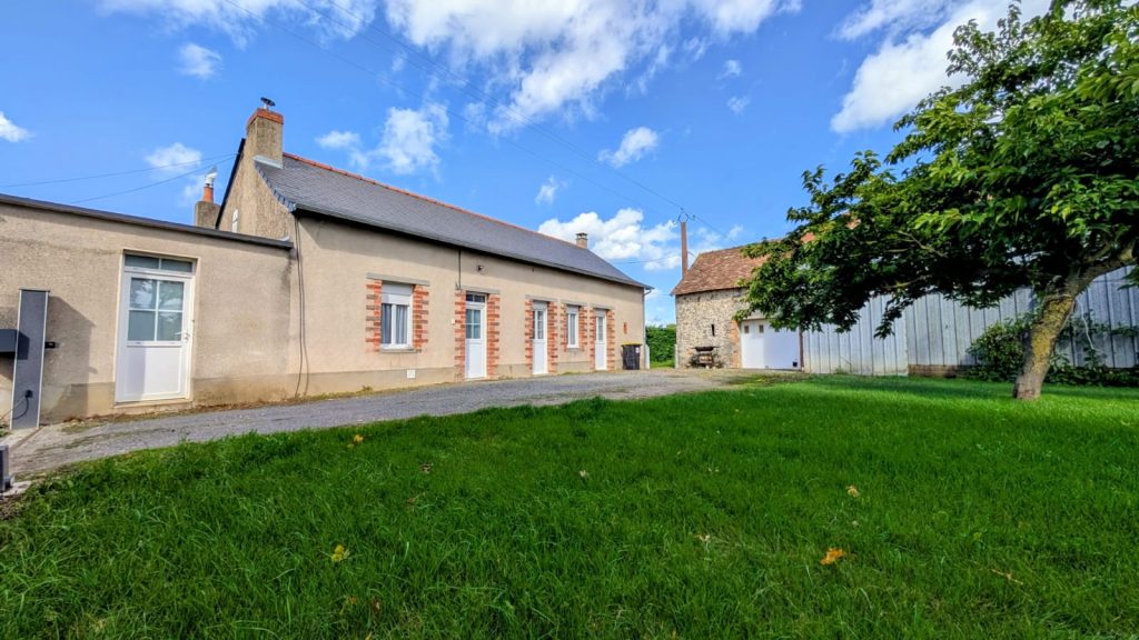Longère entièrement rénovée située à Juigné-sur-Sarthe (72), Bozec Immobilier, mandataires immobilier en Sarthe.